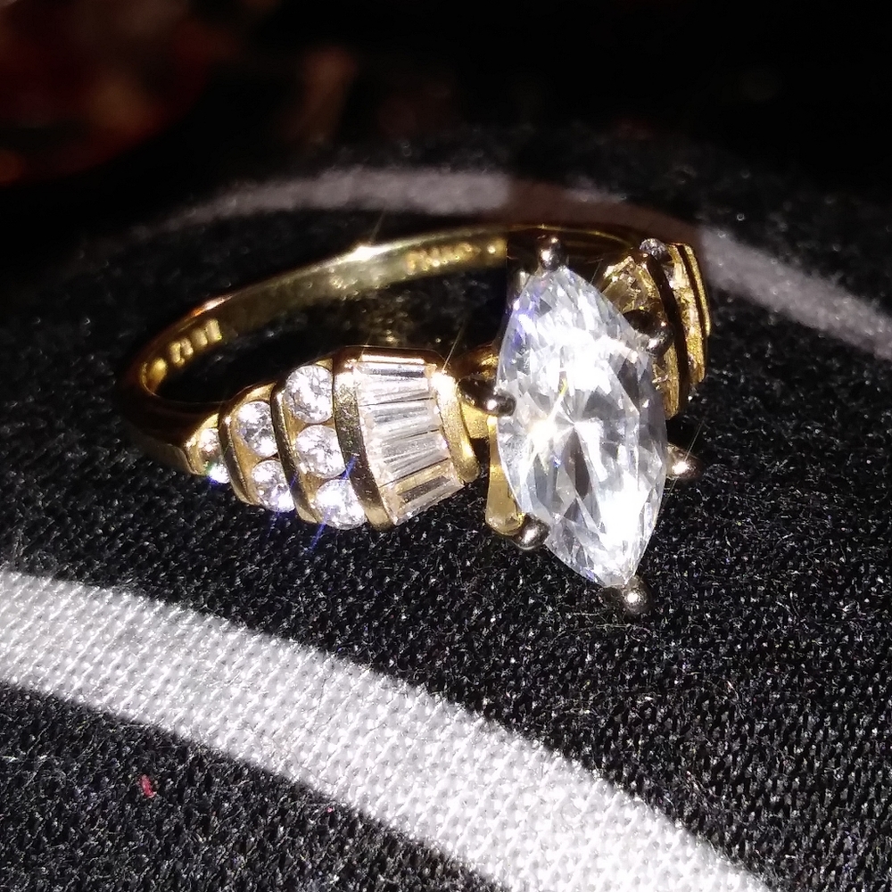 Marquise Cut Cubic Zirconian P14K Gold Ring